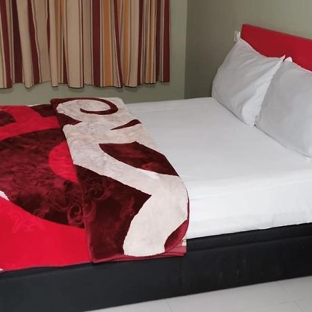 Hostal Gracia Torrejón de Ardoz Kültér fotó