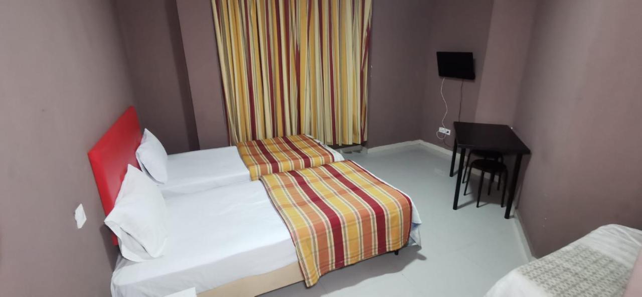 Hostal Gracia Torrejón de Ardoz Kültér fotó